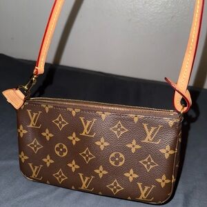 Louis Vuitton  Pochette
